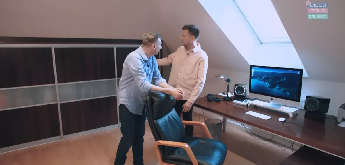 Co skrywa WIELKA posiadłość znanego muzyka disco polo? Robert Sasinowski Skaner pokazuje wnętrze swojego domu! 